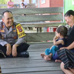 Kapolres Malinau, Heru Eko WIbowo Adopsi Anak Asuh Stunting (2) Jumat Curhat Kapolres Malinau Heru Eko Wibowo mengunjungi anak asuh di Malinau, Kalimantan Utara