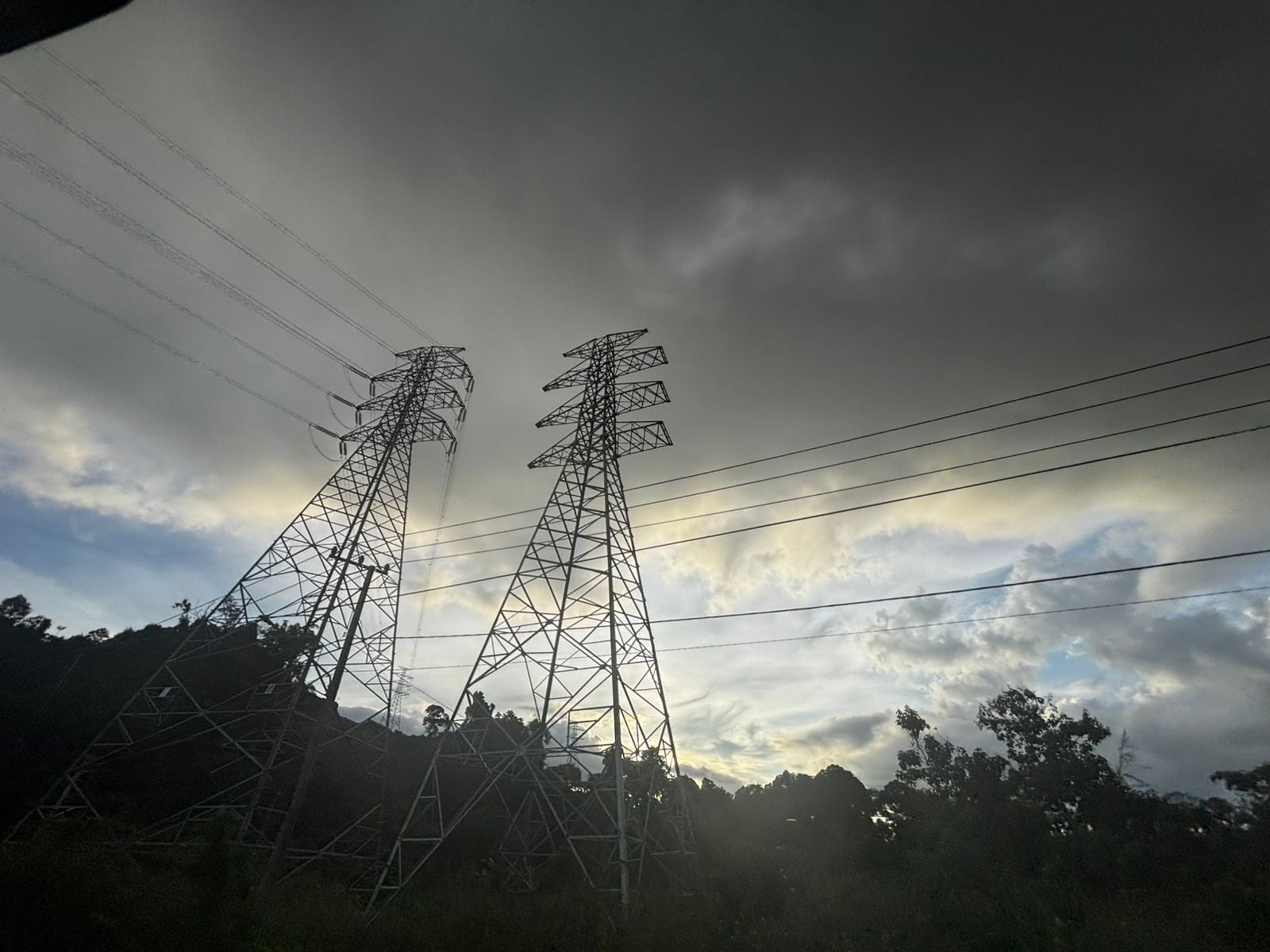 Sutet PLTA Mentarang ke bulungan