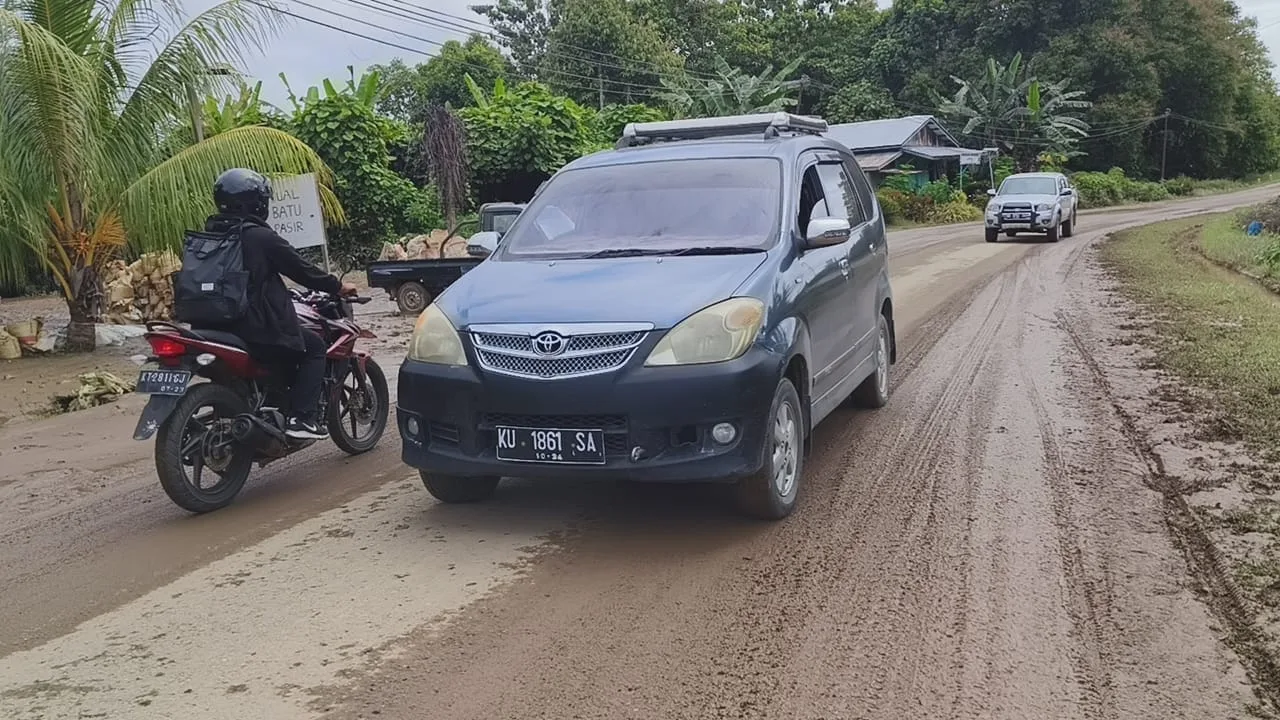 Jalan Pasca Banjir Malinau Kondisi Jalan Pasca Banjir Malinau