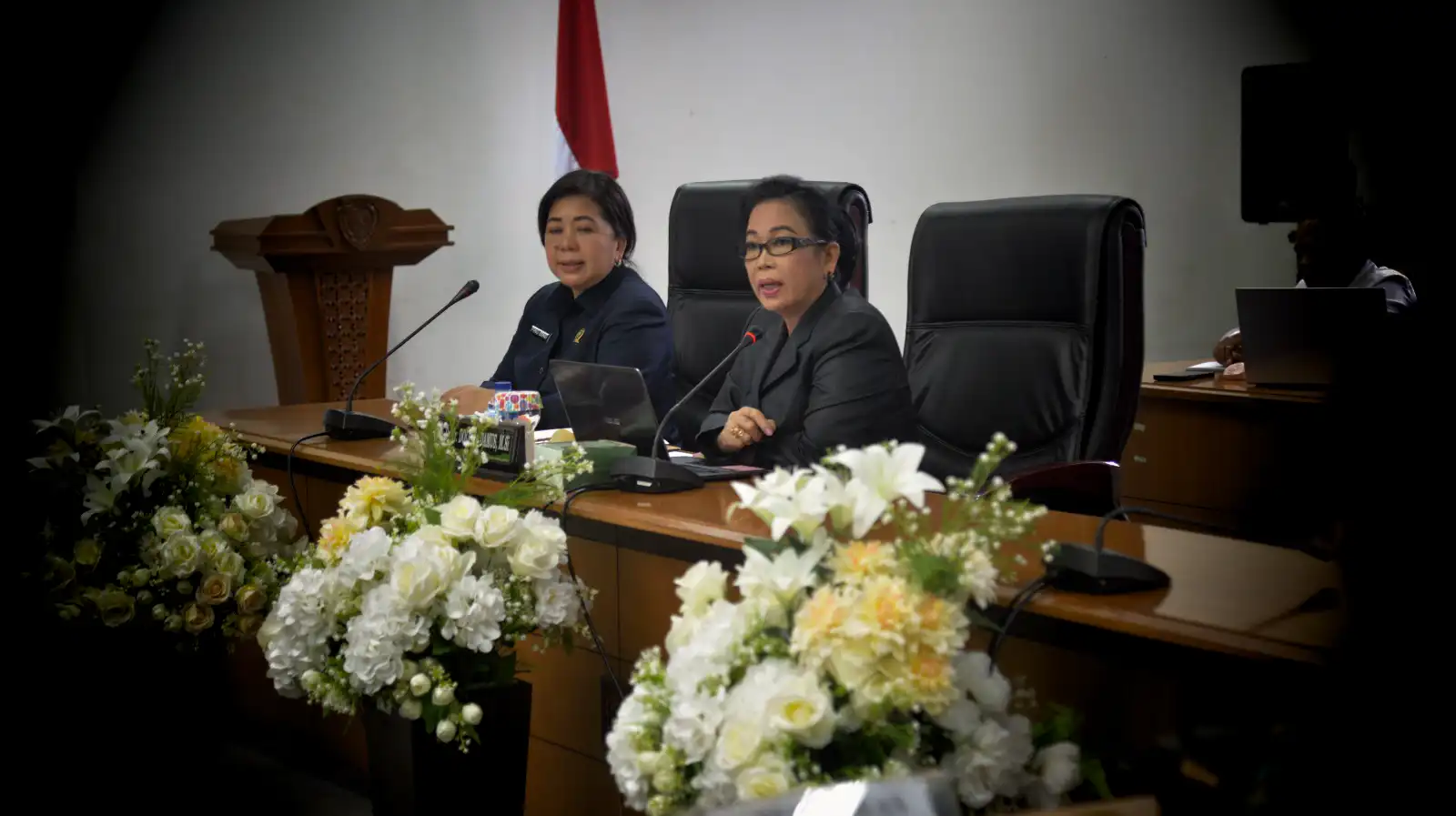 Dolvina Damus Ketua Fraksi Perjuangan Rakyat, Dolvina Damus