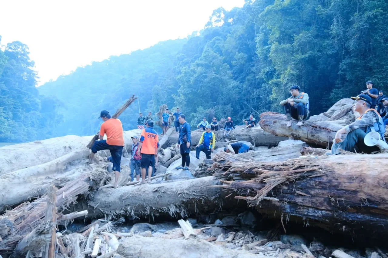 Jeram Bahau Pujungan Jeram Bahau Pujungan Longsor mengakibatkan arteri sungai Bahau Lumpuh