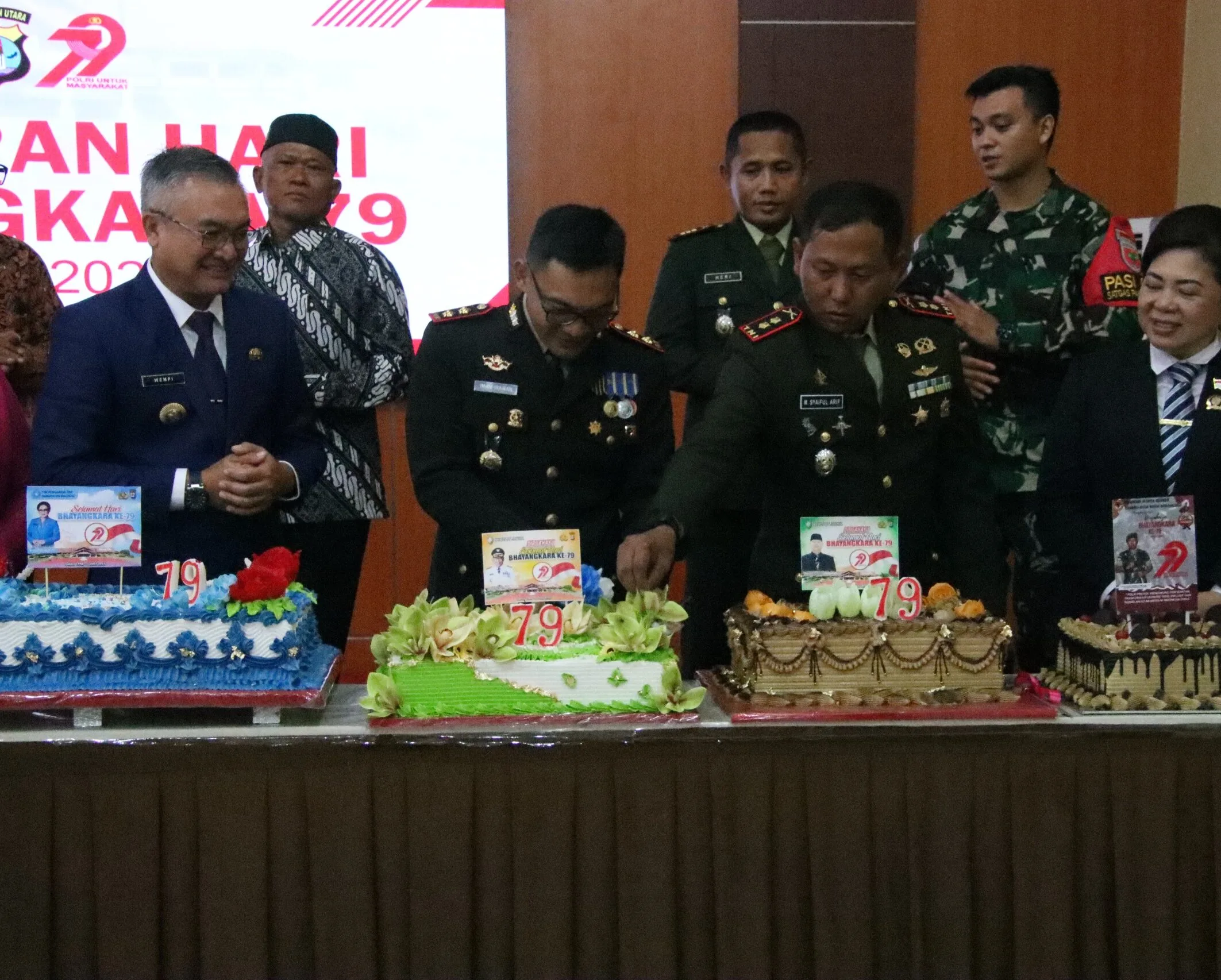 HUT Bhayangkara Polres Malinau Tradisi berbagi tumpeng warnai HUT Bhayangkara 79 Polres Mlainau