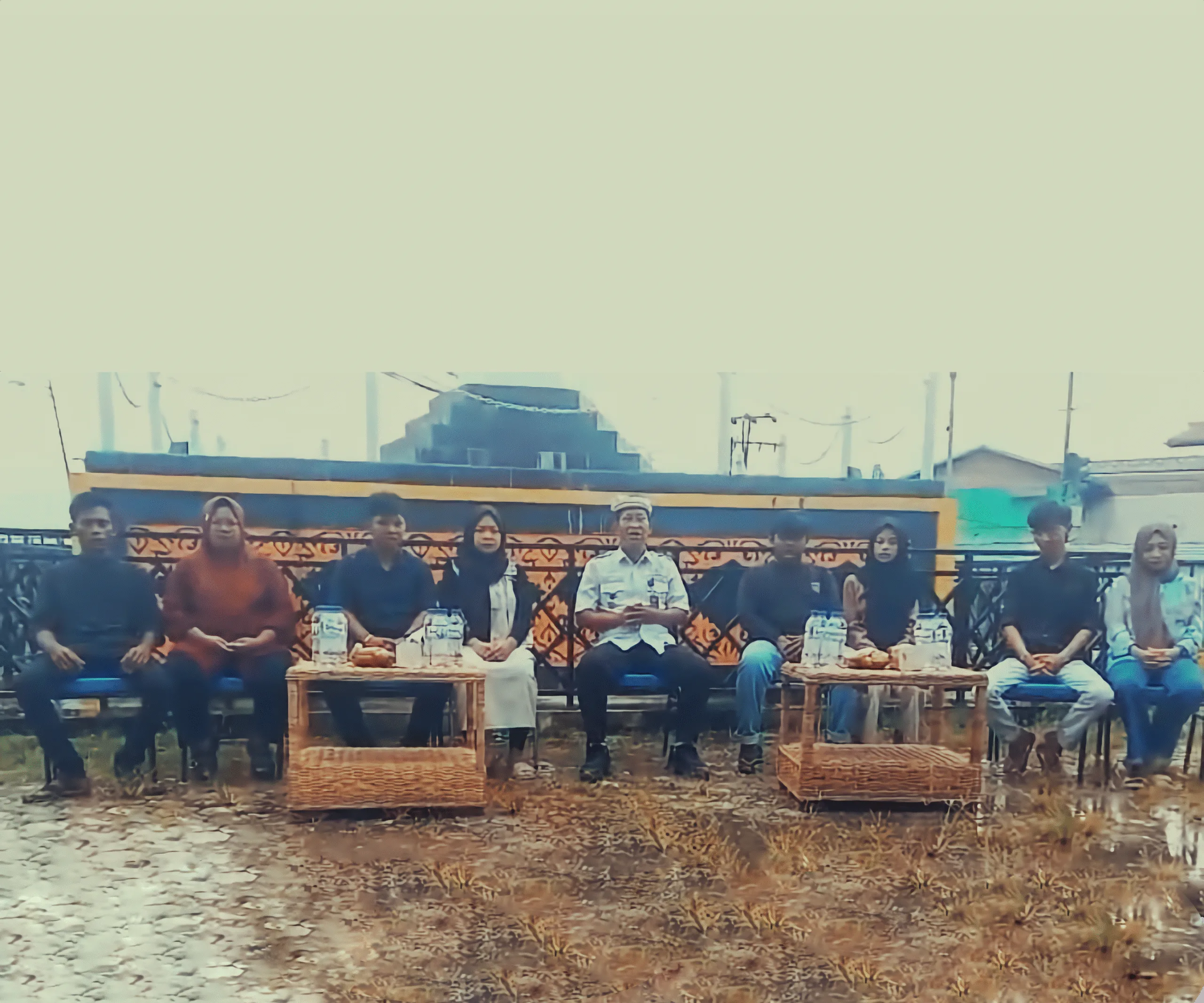 Camat Malinau Kota memperkenalkan 4 pasang calon mempelai nikah masal di Malinau Kota Kalimantan Utar