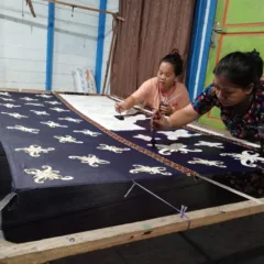 Eldawati Perajin Batik Malinau perajin Rumah produksi, Pinungoh Langsat Lisumali asal Desa Salap Malinau Utara