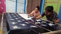 Eldawati Perajin Batik Malinau Perajin Rumah produksi, Pinungoh Langsat Lisumali asal Desa Salap Malinau Utara
