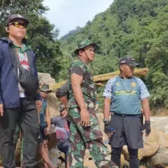 Jeram Sungai Bahau di Pujungan Perjuangan Tim terpadu penanganan jeram sungai Bahau Malinau.