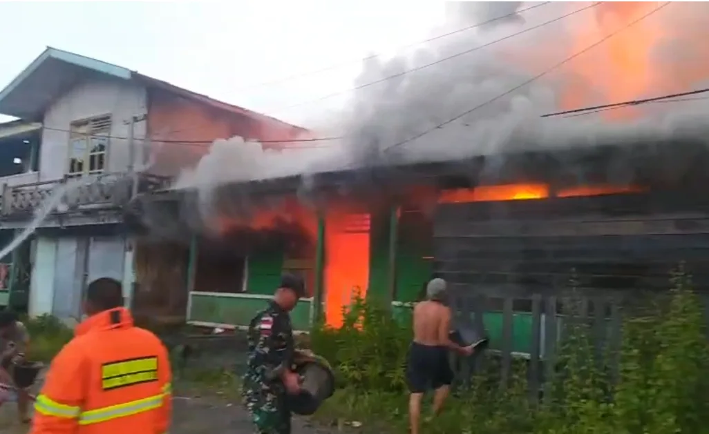 Kebakaran Puluhan Rumah Warga Mansalong Nunukan pada Minggu Subuh, 14 September 2025