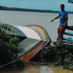Penumpang Speedboat New Malinau Express VI dievakuasi ke pelabuhan darurat di Desa Tideng Pale, Kabupaten Tana Tidung, setelah kapal menabrak batang kayu di Sungai Sesayap. Seluruh penumpang berhasil selamat dan sebagian melanjutkan perjalanan ke Tarakan menggunakan speedboat lain.