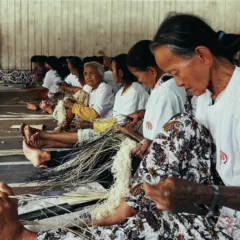 Perajin Anyaman Rotan Desa Long Sule dan Long Pipa Perajin anyaman rotan asal desa terluar dan pedalaman Malinau. Perajin terampil anyaman Rotan Desa Long Sule dan Long Pipa (Foto sumber: dekranasdamalinau)