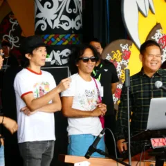 Ernes Silvanus dan Salnk Ketua Panitia Irau Malinau ke-11, Ernes Silvanus bersama Kaka dan Bimbim Slank sewaktu gladi pembukaan di Panggung kesenian PLB Malinau, Senin 6 Oktober 2025