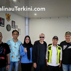 Padi Reborn di Irau Malinau 2025 Fadly dan personel Padi Reborn disambut panitia saat tiba di Malinau.