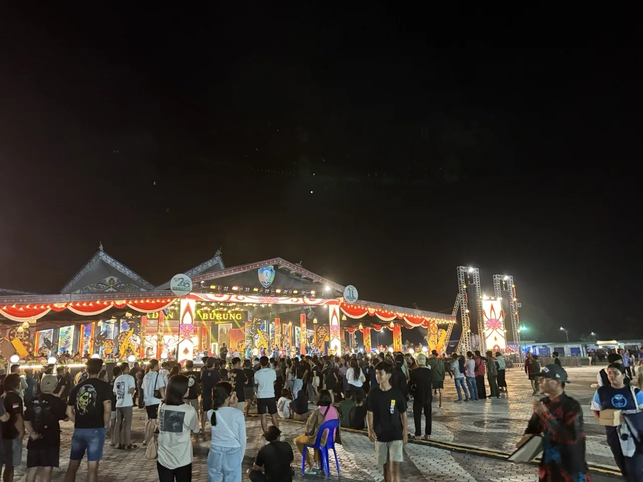 Jadwal Irau Malinau Malam hari di PLB Suasana panggung irau malinau ke-11, tahun 2025, Sumber MalinauTerkini.com