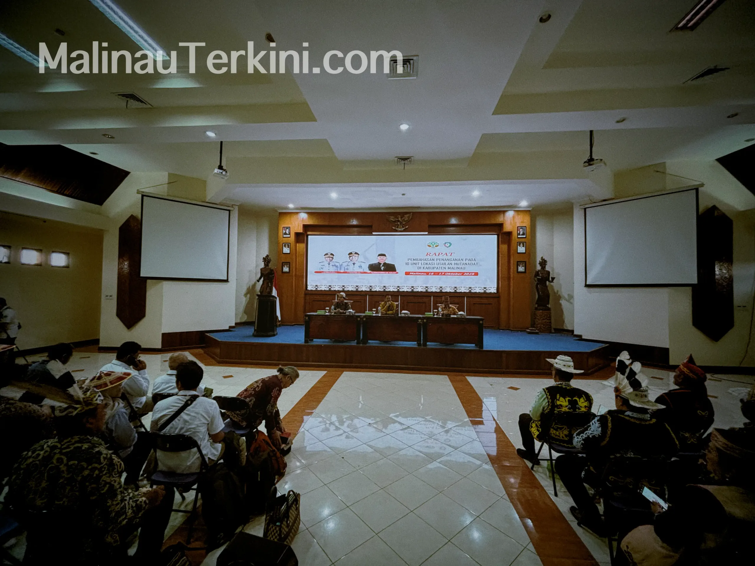 Suasana pertemuan Satgas KLHK dan masyarakat adat yang difasilitasi Pemkab Malinau