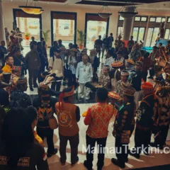 Satgas Hutan Adat disambut MHA di Malinau Satgas KLHK disambut masyarakat adat saat tiba di Malinau untuk validasi hutan adat