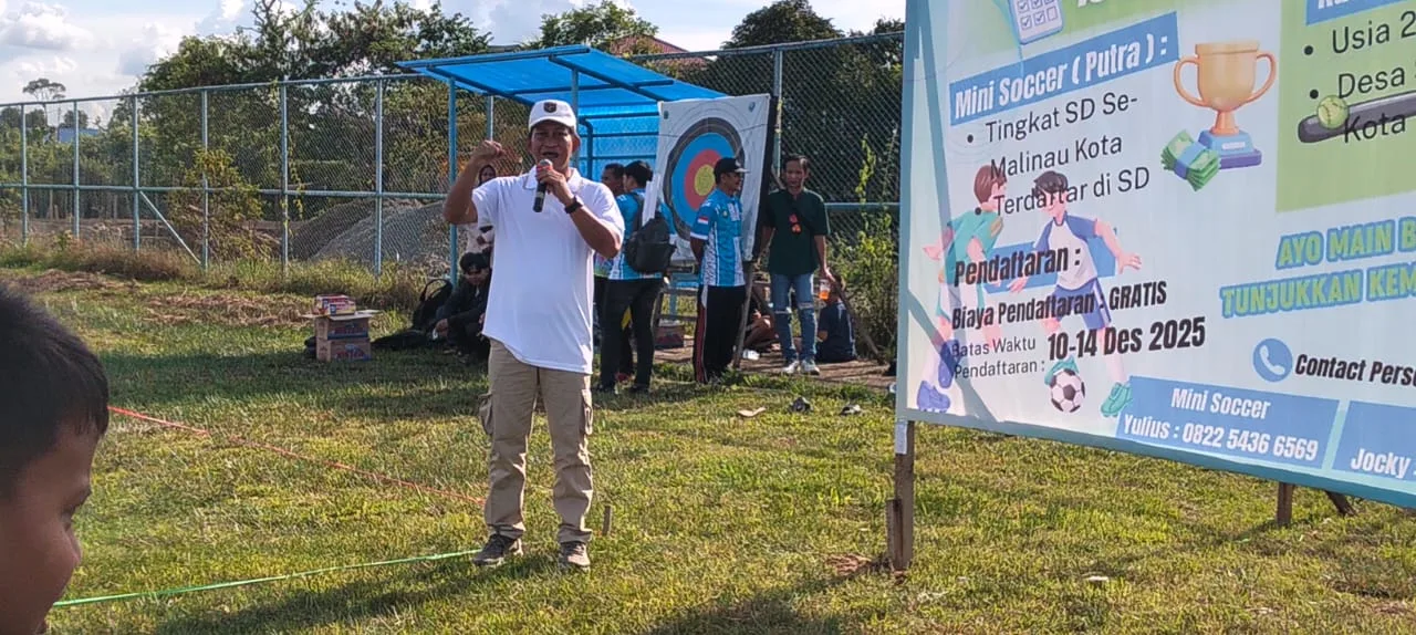Semarak Mini Soccer dan Heboh Kasti Ibu-Ibu di Turnamen Malinau Kota ©MalinauTerkini.com Anak-anak dan ibu-ibu mengikuti pertandingan mini soccer dan kasti pada Turnamen Karang Taruna Malinau Cup II di Malinau Kota.