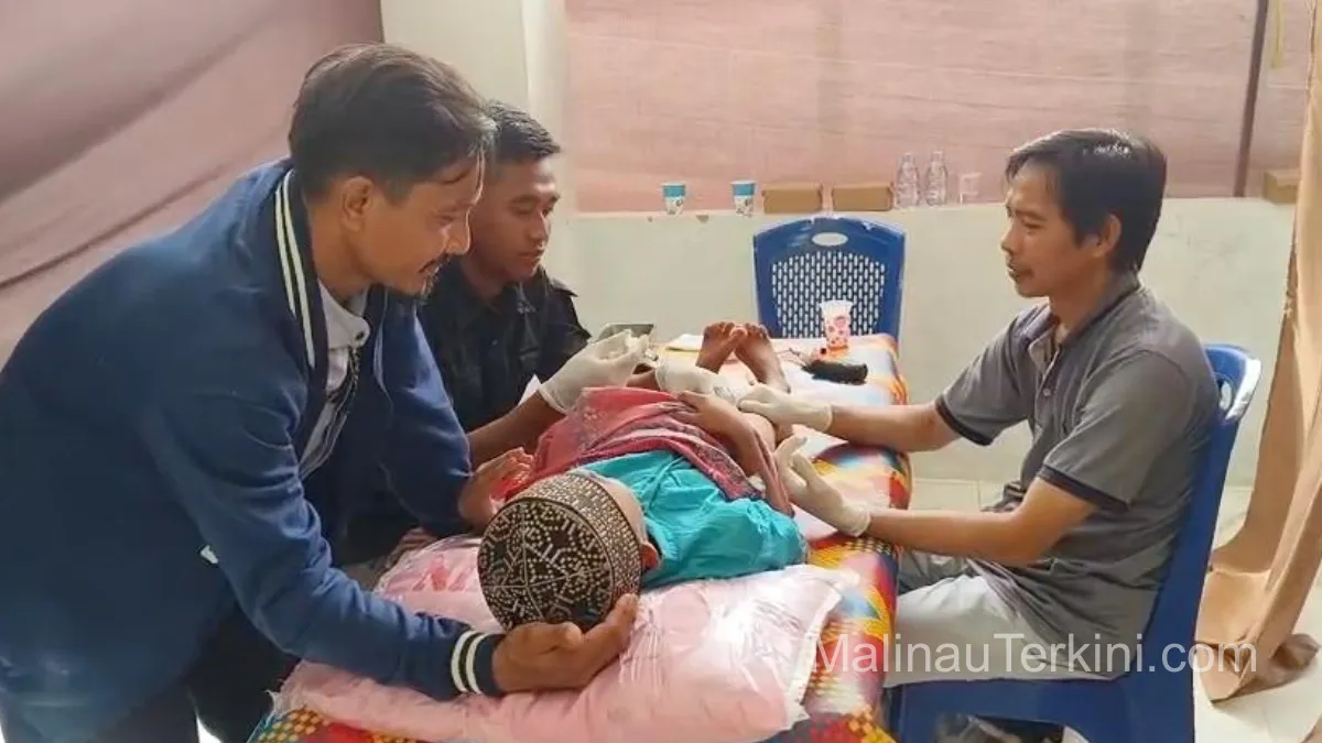 Suasana pelaksanaan sunatan massal Baznas Malinau yang diikuti puluhan anak.
