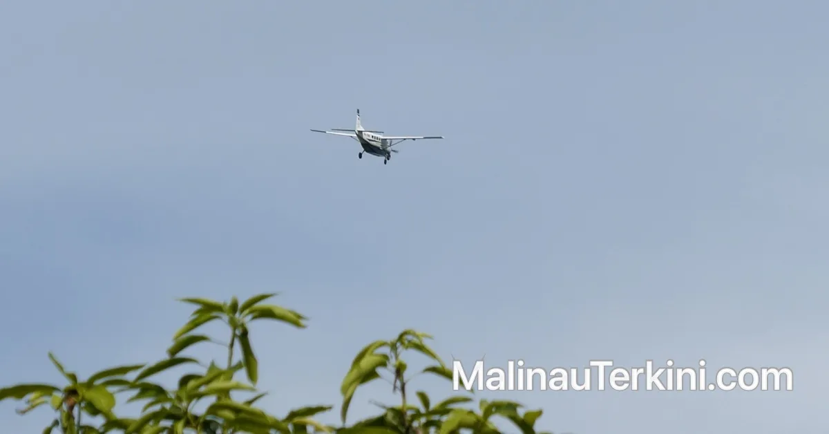 Pesawat Pilatus Porter melintas di wilayah perbatasan Krayan, Kalimantan Utara.