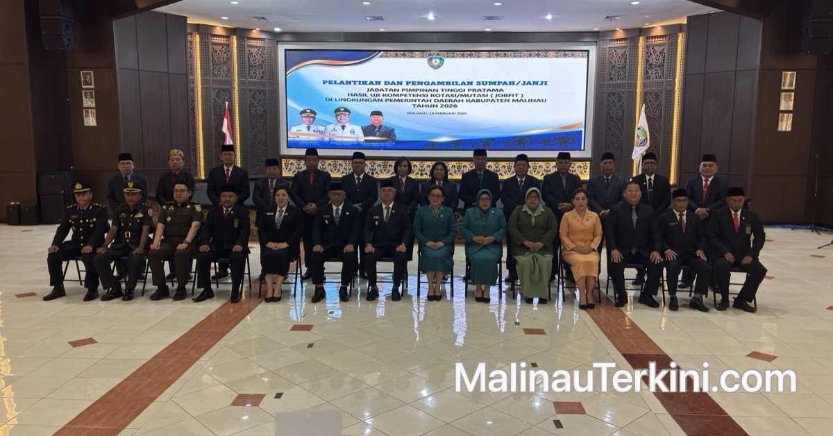 Daftar Nama 14 Pejabat Malinau Terbaru Hasil Mutasi Februari 2026 ©MalinauTerkini.com Foto bersama 14 pejabat malinau pasca pelantikan 2026