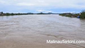 Banjir di Kabupaten Malinau disebabkan luapan air sungai. Di perkotaan akibat kenaikan air Sungai Sesayap Malinau