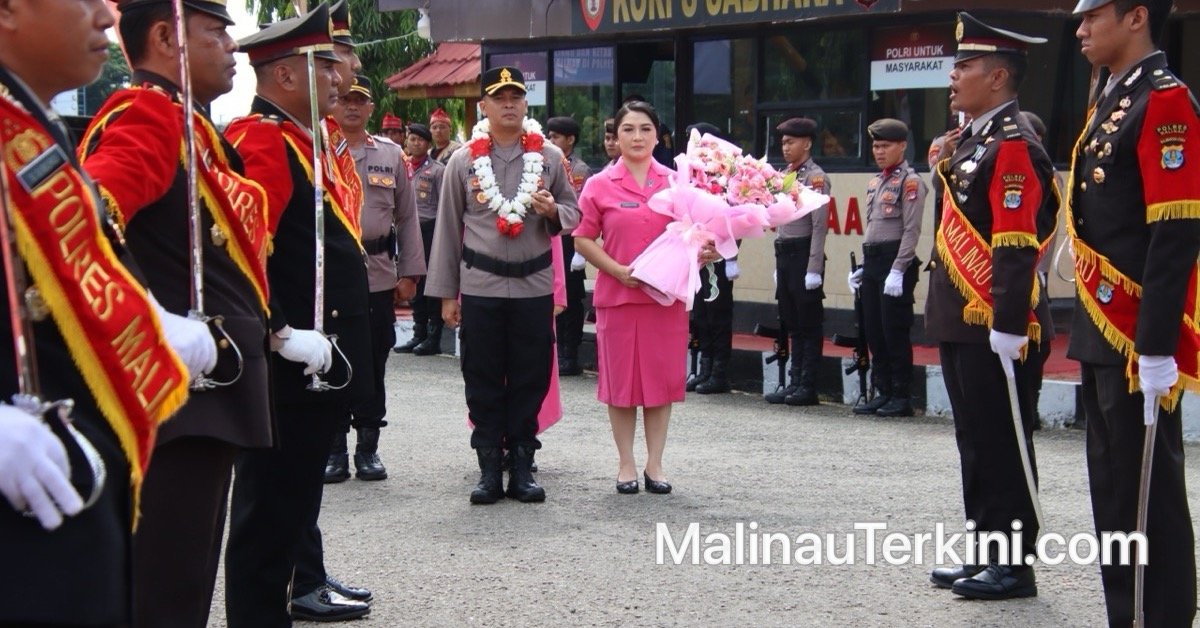 Kapolres Malinau AKBP M Anton Satriadi bersama istri Ny Brigitta saat tiba di Mako Polres Malinau