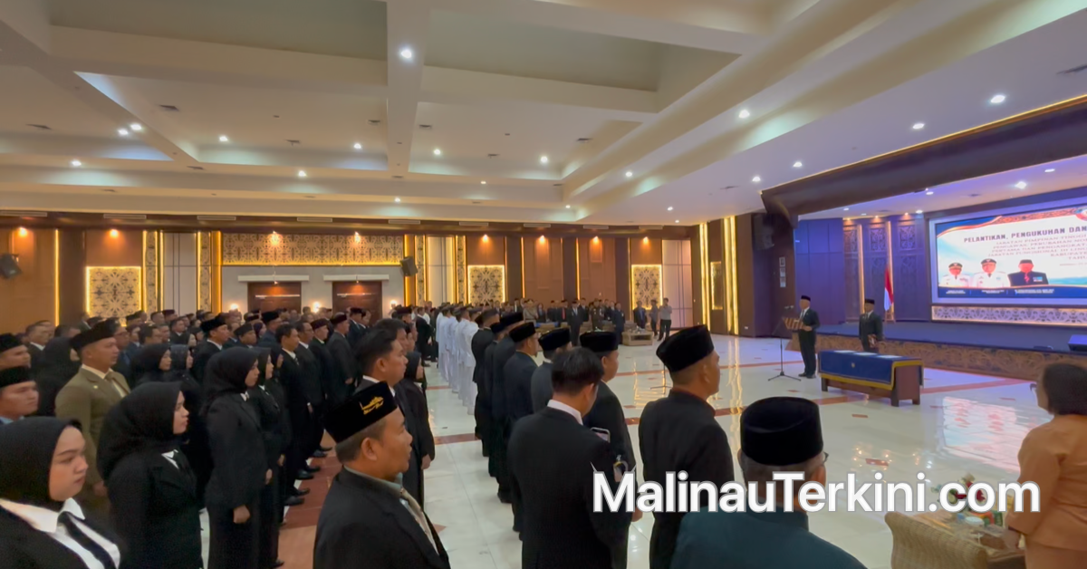 Empat pejabat pimpinan tinggi pratama Eselon II dan staf ahli bupati saat pelantikan di lingkungan Pemkab Malinau 2026 © MalinauTerkini.com