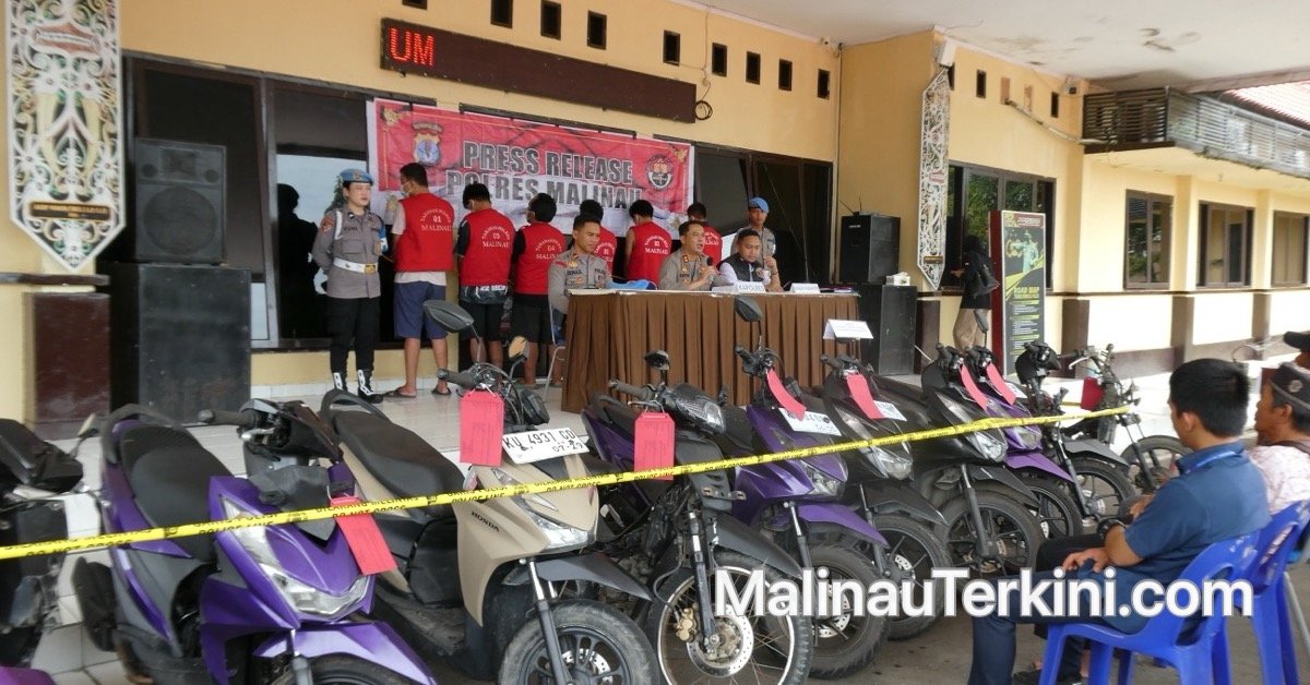 Jumpa pers pengungkapan kasus curanmor Malinau di Mapolres Malinau dengan deretan sepeda motor barang bukti