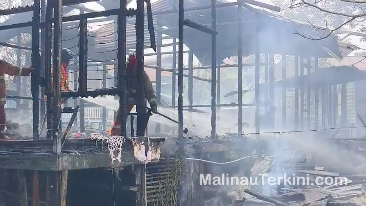 malinauterkini_kebakaran di malinau kota Rumah panggung warga yang ludes terbakar dalam peristiwa kebakaran di Malinau Kota pada Rabu 7 Oktober 2026.
